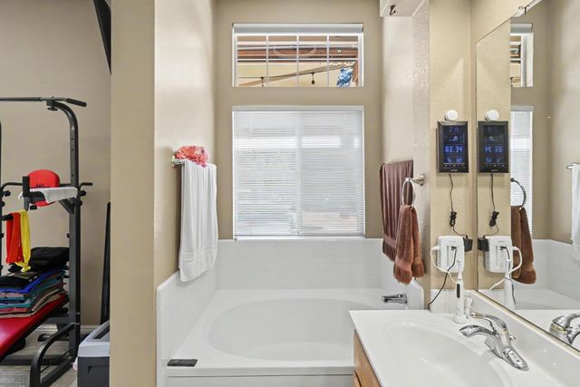 9370 Carrolton Pl, Elk Grove, CA 95624
