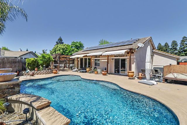 9370 Carrolton Pl, Elk Grove, CA 95624