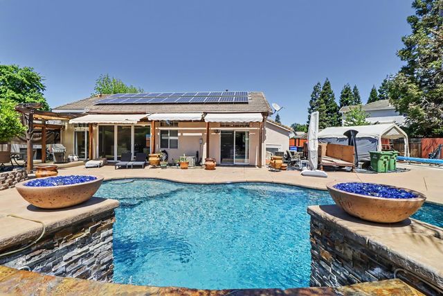 9370 Carrolton Pl, Elk Grove, CA 95624
