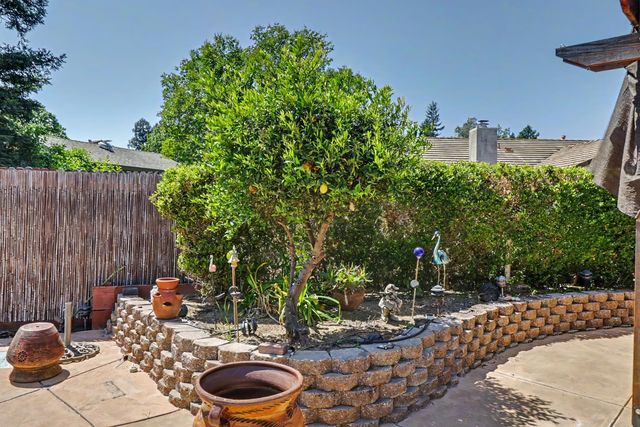 9370 Carrolton Pl, Elk Grove, CA 95624