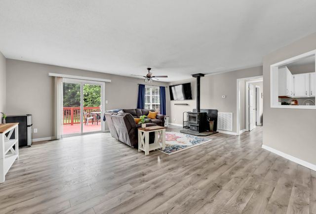 3465 John Taylor Rd, Woodlawn, TN 37191