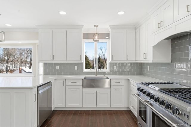 5 Bowman Lane, Kings Park, NY 11754