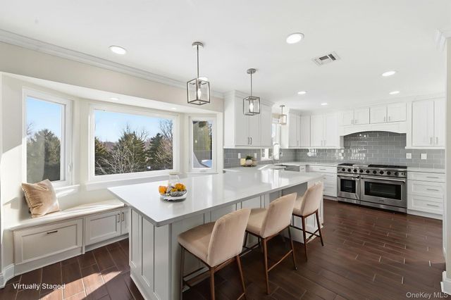 5 Bowman Lane, Kings Park, NY 11754