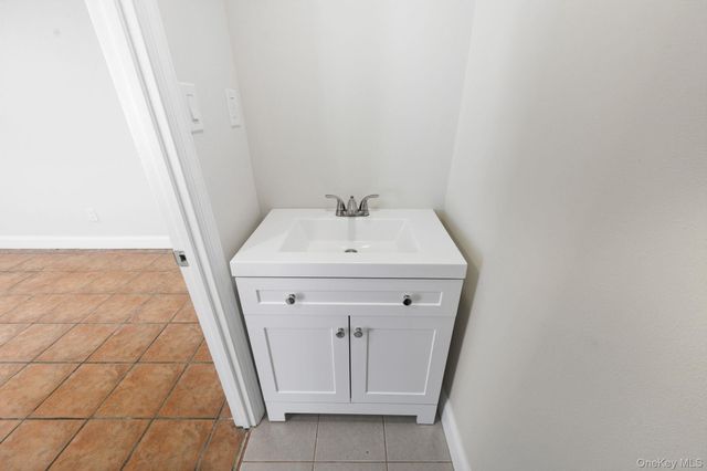 5 Bowman Lane, Kings Park, NY 11754