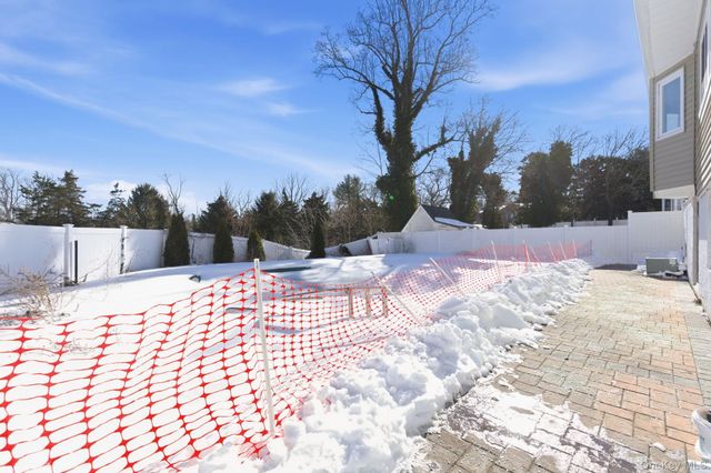 5 Bowman Lane, Kings Park, NY 11754