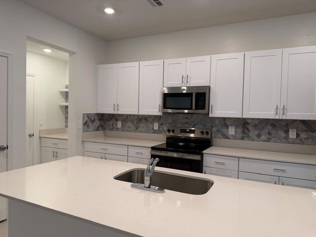 36206 OBSIDIAN LANE, Zephyrhills, FL 33541