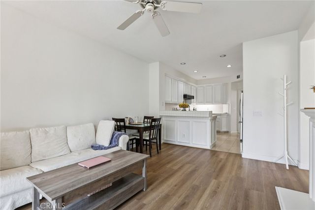 1 Longbourn Aisle, Irvine, CA 92603