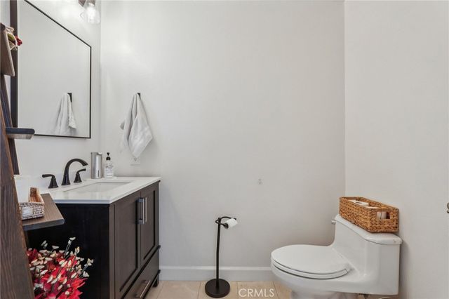 1 Longbourn Aisle, Irvine, CA 92603