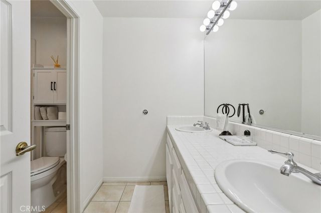 1 Longbourn Aisle, Irvine, CA 92603