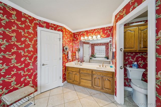 504 Oak Ridge Drive, Sand Springs, OK 74063