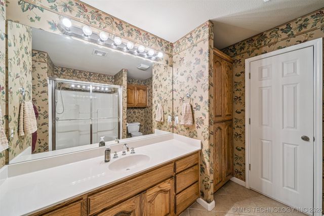 504 Oak Ridge Drive, Sand Springs, OK 74063