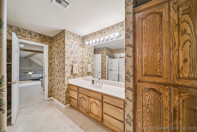 504 Oak Ridge Drive, Sand Springs, OK 74063