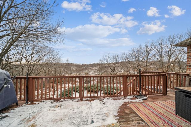 504 Oak Ridge Drive, Sand Springs, OK 74063