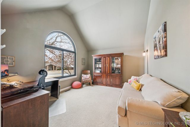 504 Oak Ridge Drive, Sand Springs, OK 74063