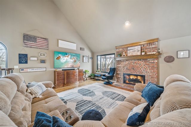 504 Oak Ridge Drive, Sand Springs, OK 74063