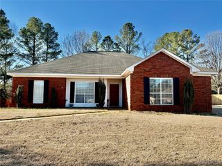 175 Post Oak Place, Wetumpka, AL 36093