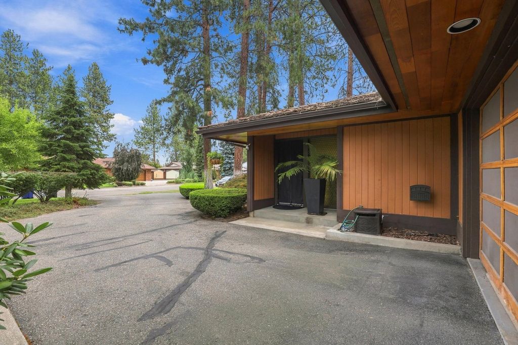 11308/11310 E 29th Ave, Spokane, WA 99206 photo 2