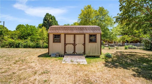 5984 Pepper Road, Oak Ridge, NC 27310