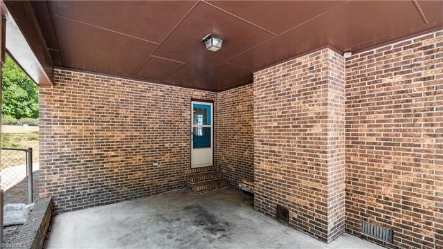 5984 Pepper Road, Oak Ridge, NC 27310