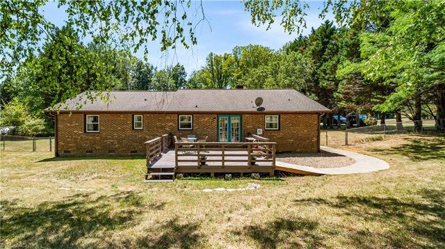 5984 Pepper Road, Oak Ridge, NC 27310