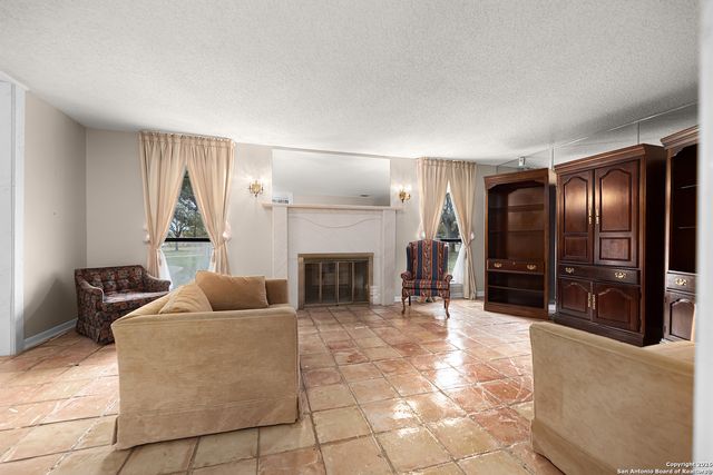 609 Rudeloff, Seguin, TX 78155