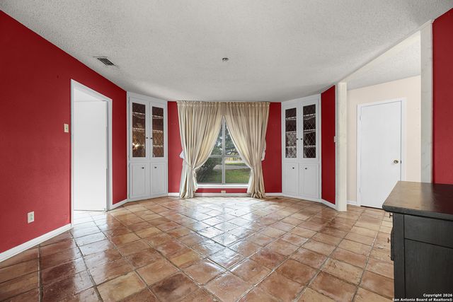 609 Rudeloff, Seguin, TX 78155