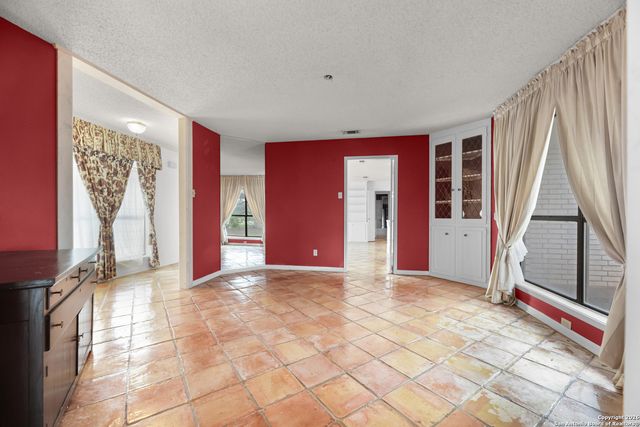 609 Rudeloff, Seguin, TX 78155