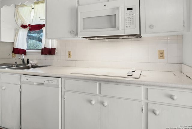 609 Rudeloff, Seguin, TX 78155