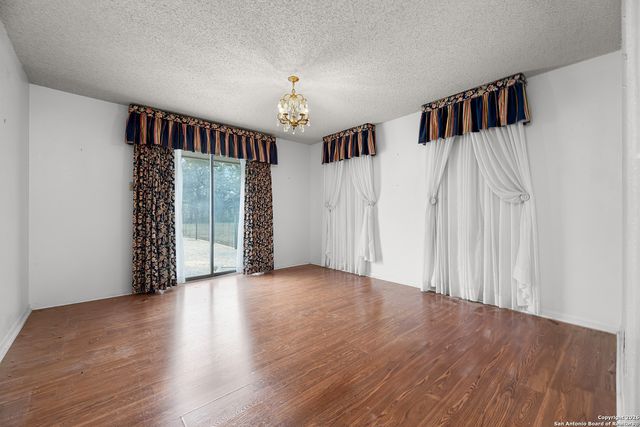 609 Rudeloff, Seguin, TX 78155