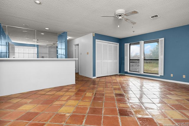 609 Rudeloff, Seguin, TX 78155