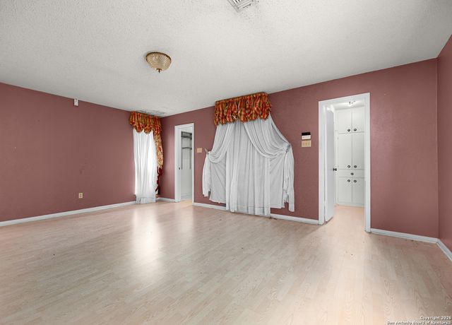 609 Rudeloff, Seguin, TX 78155