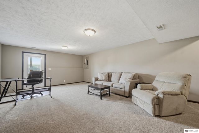 2500 N 87th Street, Lincoln, NE 68507