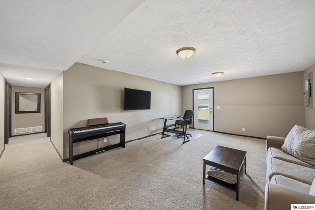 2500 N 87th Street, Lincoln, NE 68507