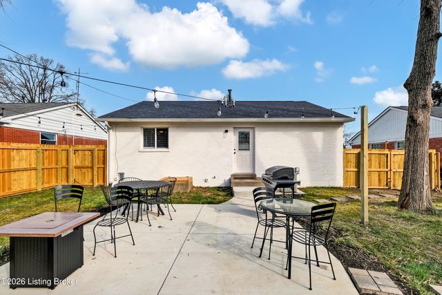 3216 Wellingmoor Ave, Louisville, KY 40218