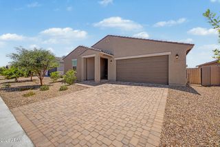 4901 W HUNTER Trail, San Tan Valley, AZ 85144