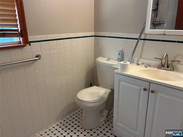 47 Kingsland Avenue 2, Kearny, NJ 07032