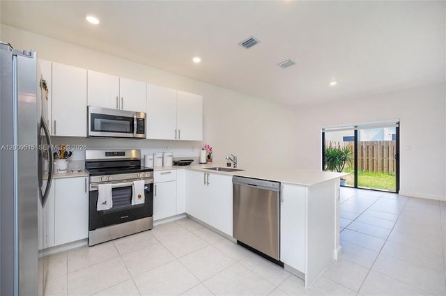 13311 SW 233rd Ter, Homestead, FL 33032