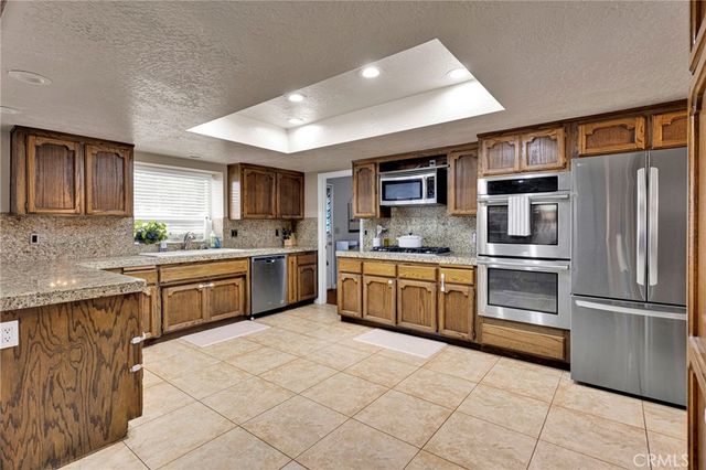 19075 Bay Meadows, Apple Valley, CA 92308