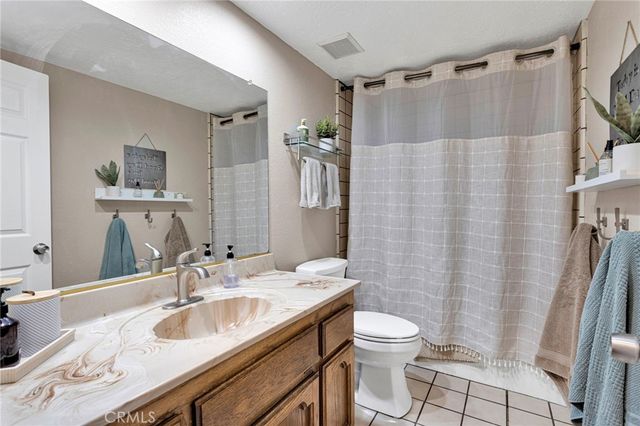 19075 Bay Meadows, Apple Valley, CA 92308