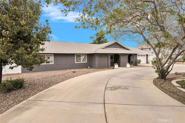 19075 Bay Meadows, Apple Valley, CA 92308