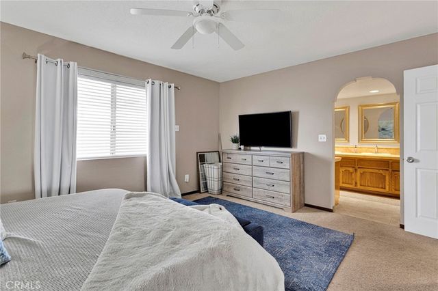 19075 Bay Meadows, Apple Valley, CA 92308