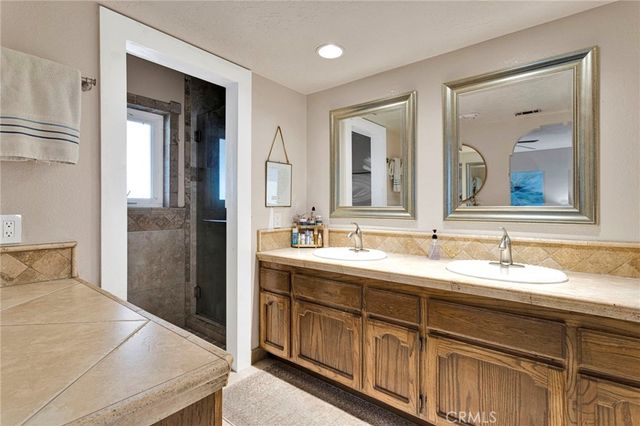 19075 Bay Meadows, Apple Valley, CA 92308