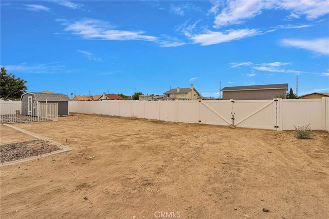 19075 Bay Meadows, Apple Valley, CA 92308