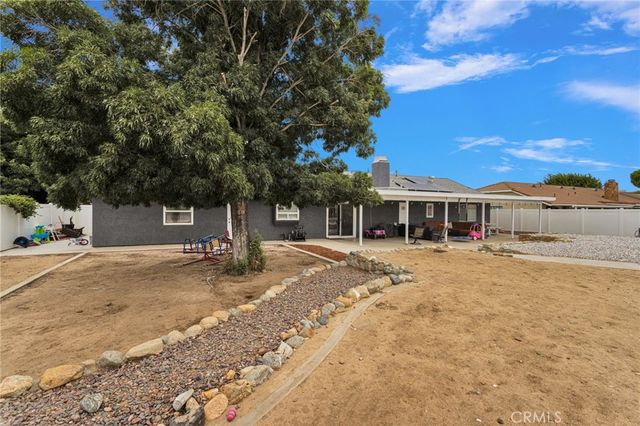 19075 Bay Meadows, Apple Valley, CA 92308