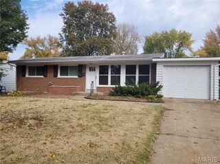 380 Saint Eugene Lane, Florissant, MO 63033