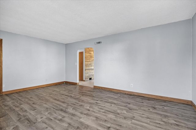 916 Linn Avenue SW, Owatonna, MN 55060