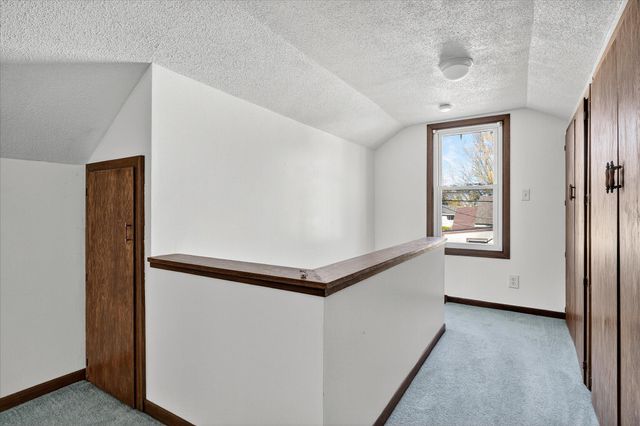 916 Linn Avenue SW, Owatonna, MN 55060