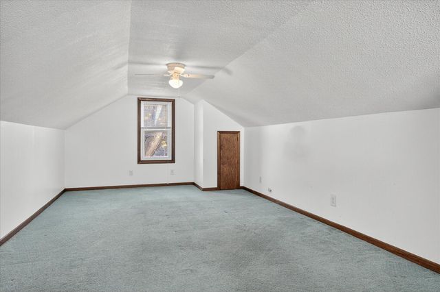 916 Linn Avenue SW, Owatonna, MN 55060