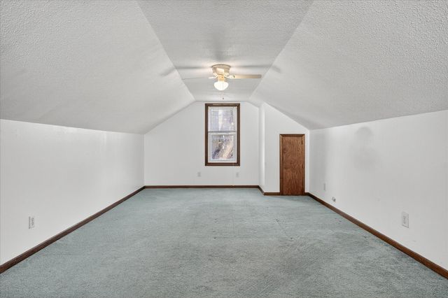 916 Linn Avenue SW, Owatonna, MN 55060