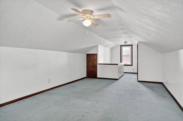 916 Linn Avenue SW, Owatonna, MN 55060